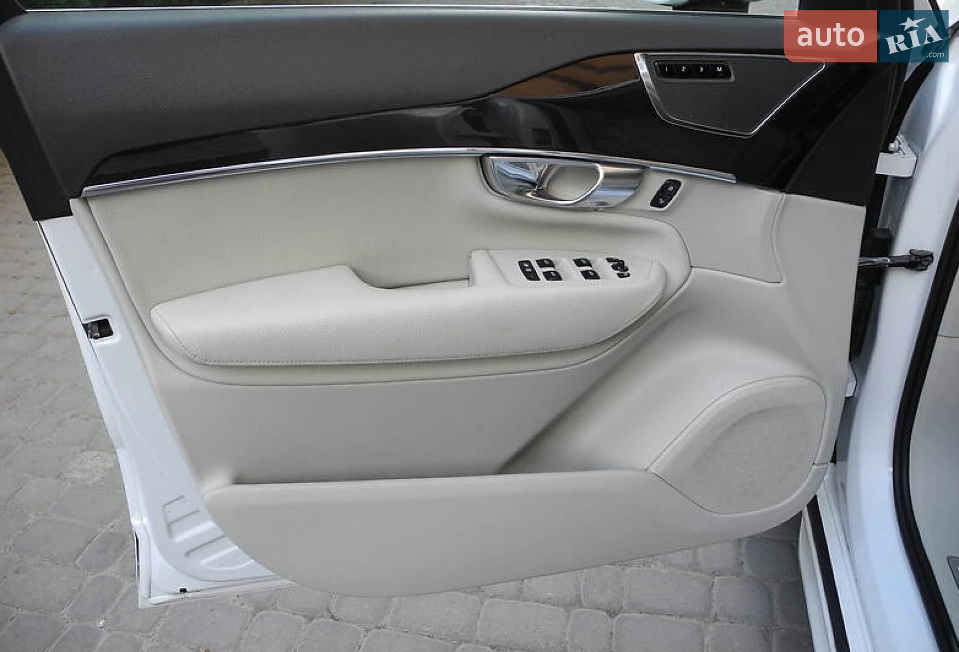 2016 Volvo XC90 - мініатюра 9