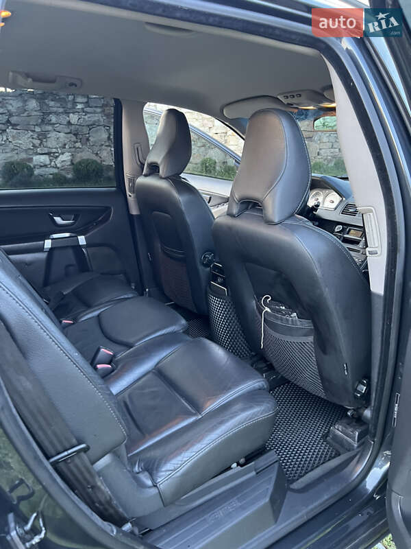 Внедорожник / Кроссовер Volvo XC90 2010 в Теребовле