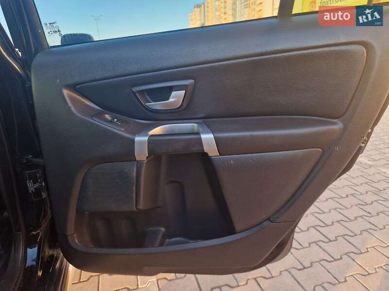Внедорожник / Кроссовер Volvo XC90 2007 в Киеве