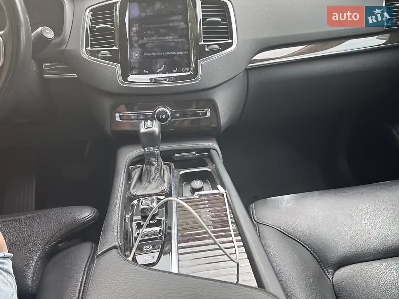 Позашляховик / Кросовер Volvo XC90 2017 в 