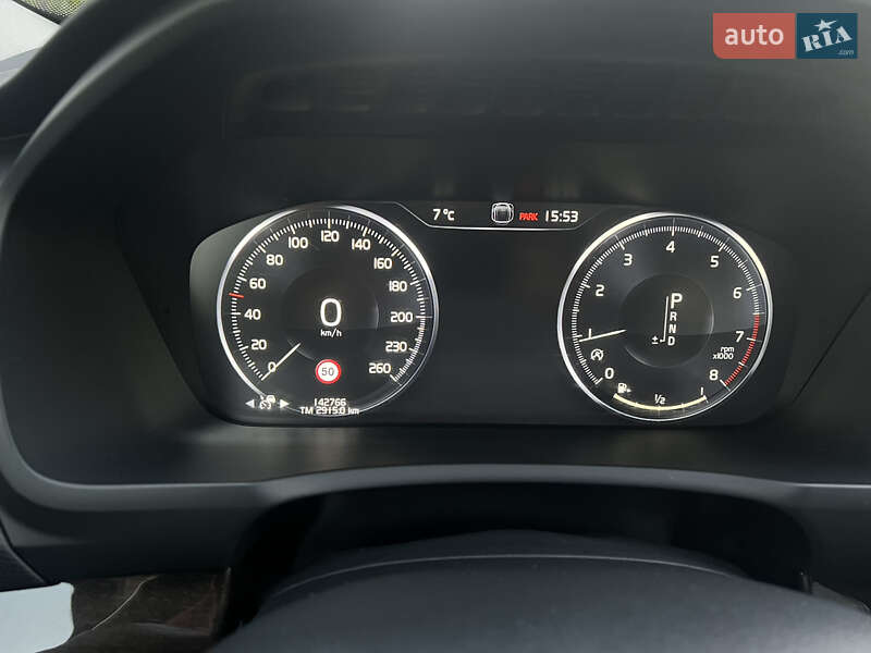 Внедорожник / Кроссовер Volvo XC90 2015 в Полтаве