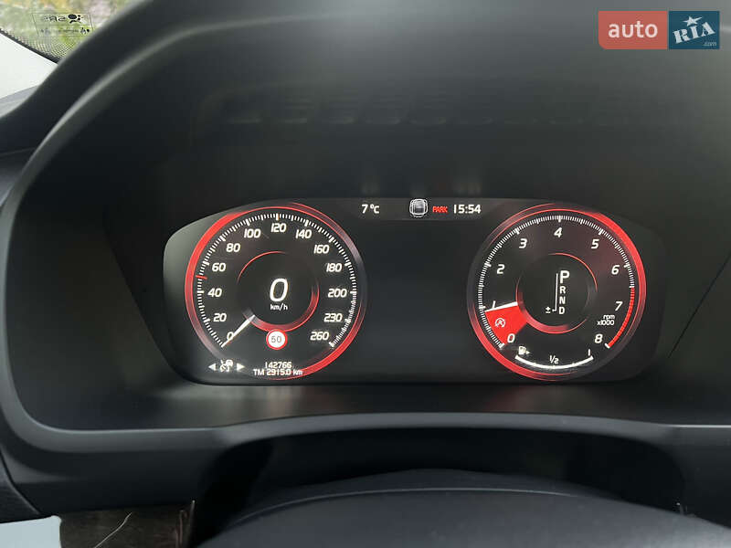 Внедорожник / Кроссовер Volvo XC90 2015 в Полтаве