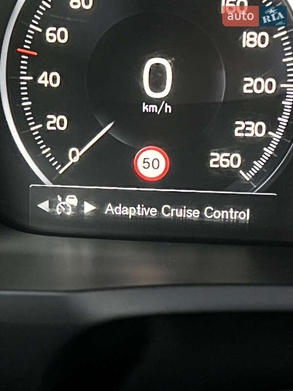 Внедорожник / Кроссовер Volvo XC90 2015 в Полтаве