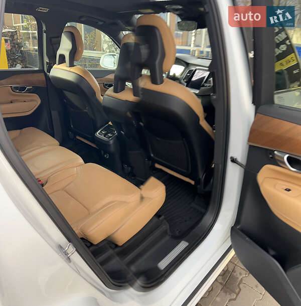 Позашляховик / Кросовер Volvo XC90 2017 в Чернівцях