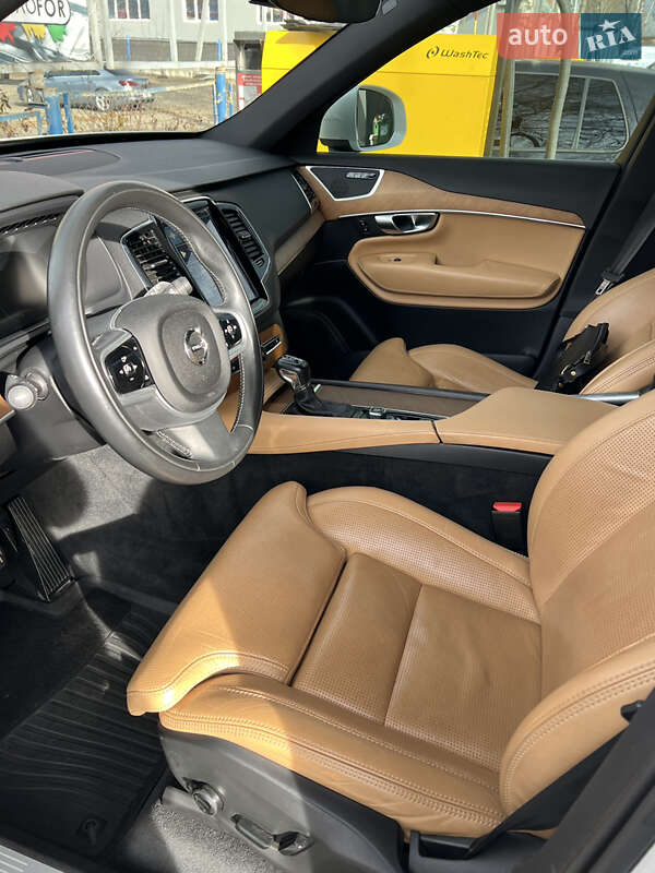 Позашляховик / Кросовер Volvo XC90 2017 в Чернівцях