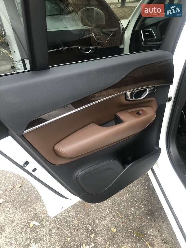 Внедорожник / Кроссовер Volvo XC90 2018 в Киеве