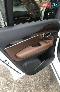 Внедорожник / Кроссовер Volvo XC90 2018 в 