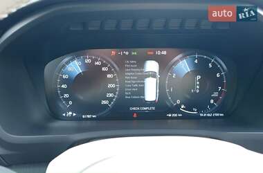 Внедорожник / Кроссовер Volvo XC90 2019 в 