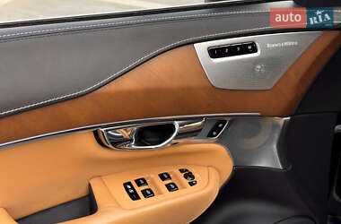 Позашляховик / Кросовер Volvo XC90 2015 в 