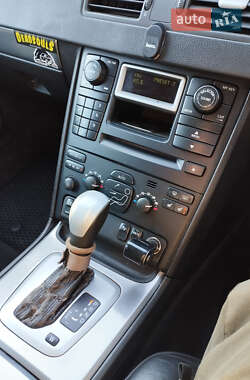 Внедорожник / Кроссовер Volvo XC90 2005 в 