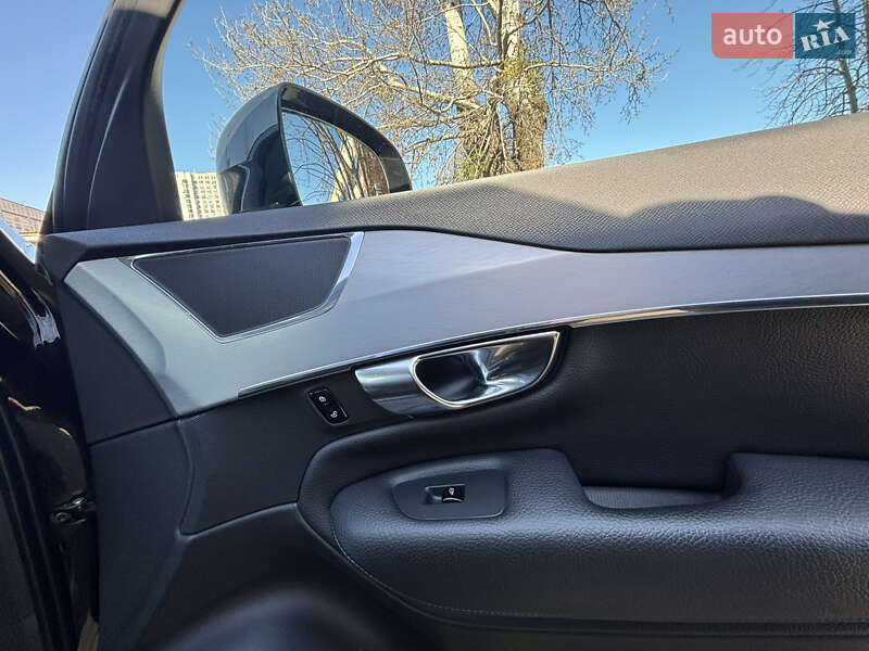 Позашляховик / Кросовер Volvo XC90 2017 в Києві