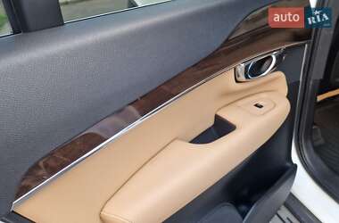 Внедорожник / Кроссовер Volvo XC90 2015 в 