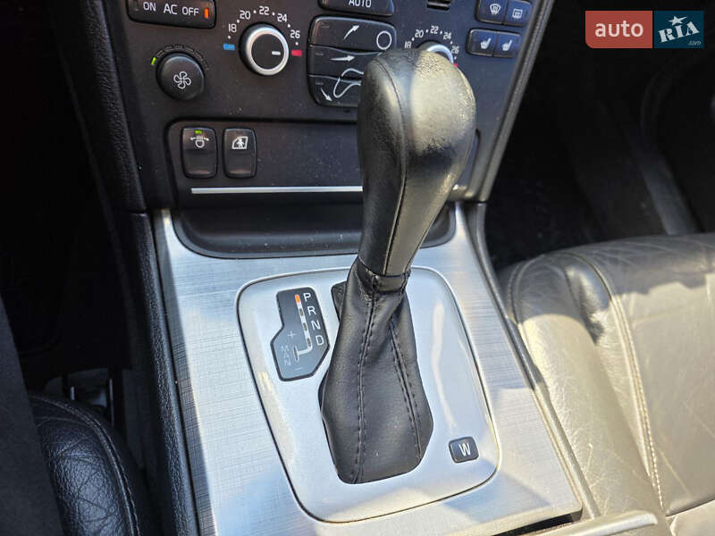 Внедорожник / Кроссовер Volvo XC90 2011 в Рава-Русской