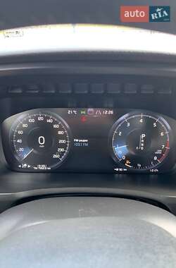 Внедорожник / Кроссовер Volvo XC90 2018 в 