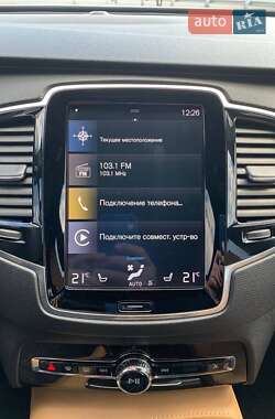 Внедорожник / Кроссовер Volvo XC90 2018 в 