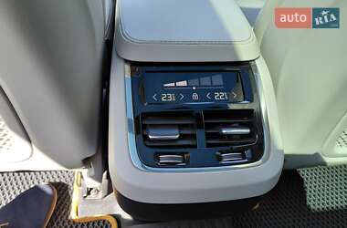 Внедорожник / Кроссовер Volvo XC90 2020 в 