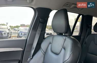 Внедорожник / Кроссовер Volvo XC90 2022 в 