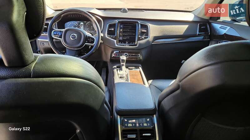 Внедорожник / Кроссовер Volvo XC90 2015 в Сваляве