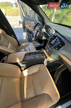 Внедорожник / Кроссовер Volvo XC90 2017 в 