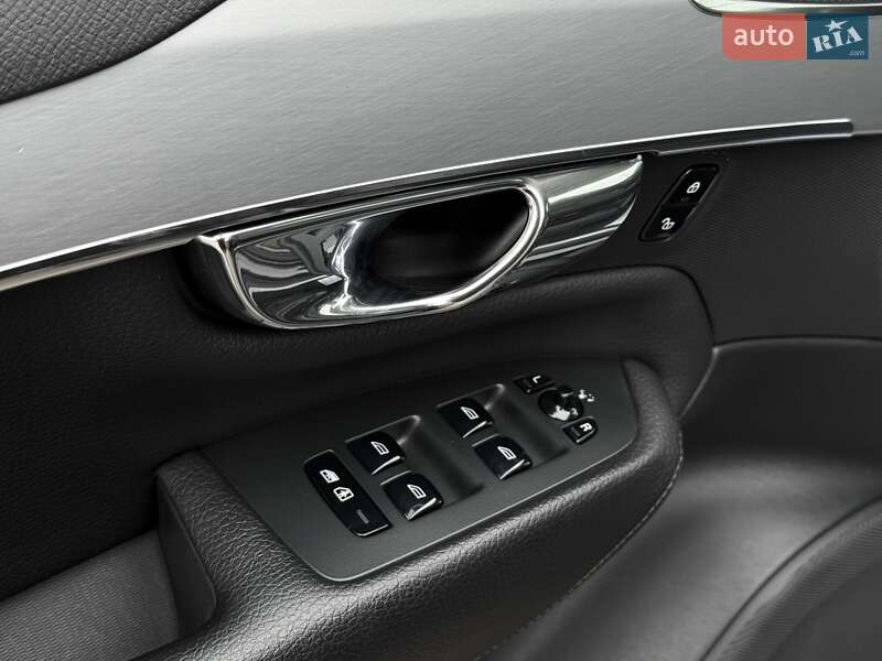 Позашляховик / Кросовер Volvo XC90 2016 в Луцьку