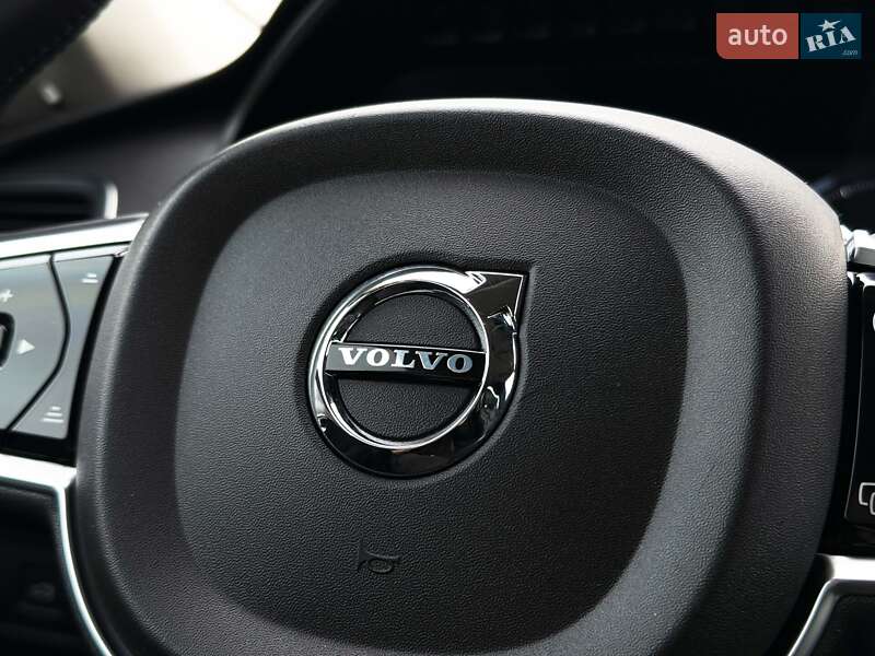 Позашляховик / Кросовер Volvo XC90 2016 в Луцьку