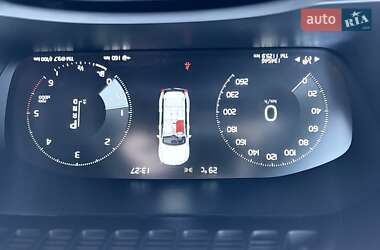 Внедорожник / Кроссовер Volvo XC90 2017 в 