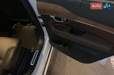 Внедорожник / Кроссовер Volvo XC90 2020 в 