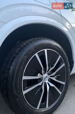 Внедорожник / Кроссовер Volvo XC90 2020 в 