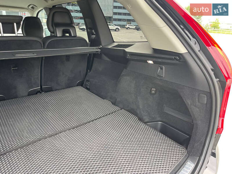 Внедорожник / Кроссовер Volvo XC90 2022 в Киеве