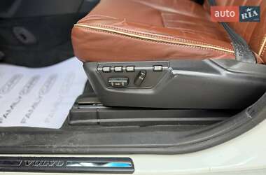 Позашляховик / Кросовер Volvo XC90 2011 в 