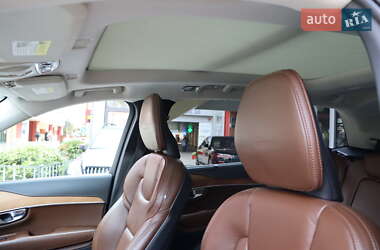 Внедорожник / Кроссовер Volvo XC90 2018 в 
