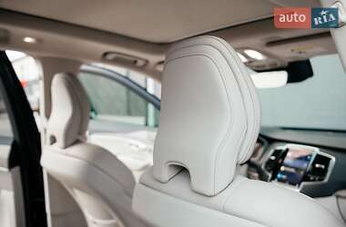 Внедорожник / Кроссовер Volvo XC90 2022 в 