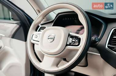 Внедорожник / Кроссовер Volvo XC90 2022 в 