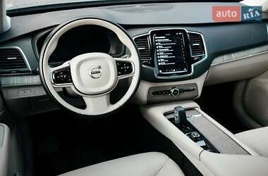 Внедорожник / Кроссовер Volvo XC90 2022 в 