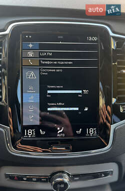 Внедорожник / Кроссовер Volvo XC90 2019 в 