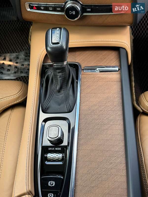 Внедорожник / Кроссовер Volvo XC90 2016 в Ахтырке