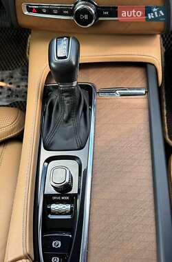 Внедорожник / Кроссовер Volvo XC90 2016 в 