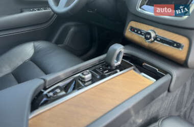 Позашляховик / Кросовер Volvo XC90 2022 в 