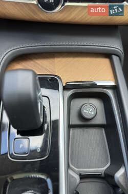 Позашляховик / Кросовер Volvo XC90 2022 в 
