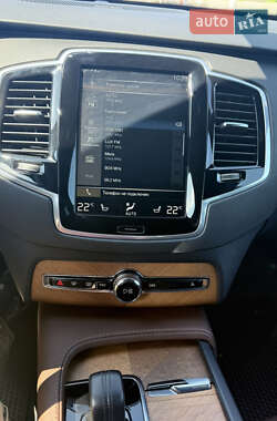 Внедорожник / Кроссовер Volvo XC90 2021 в 