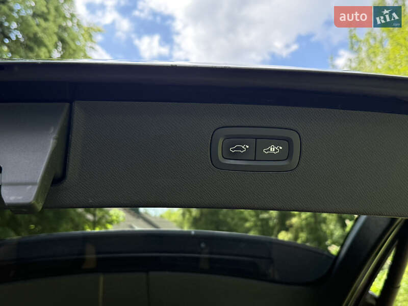Внедорожник / Кроссовер Volvo XC90 2015 в Киеве