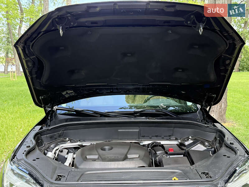 Внедорожник / Кроссовер Volvo XC90 2015 в Киеве