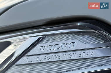Внедорожник / Кроссовер Volvo XC90 2019 в 