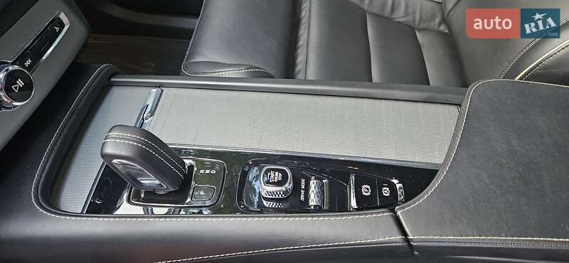 Внедорожник / Кроссовер Volvo XC90 2020 в Харькове