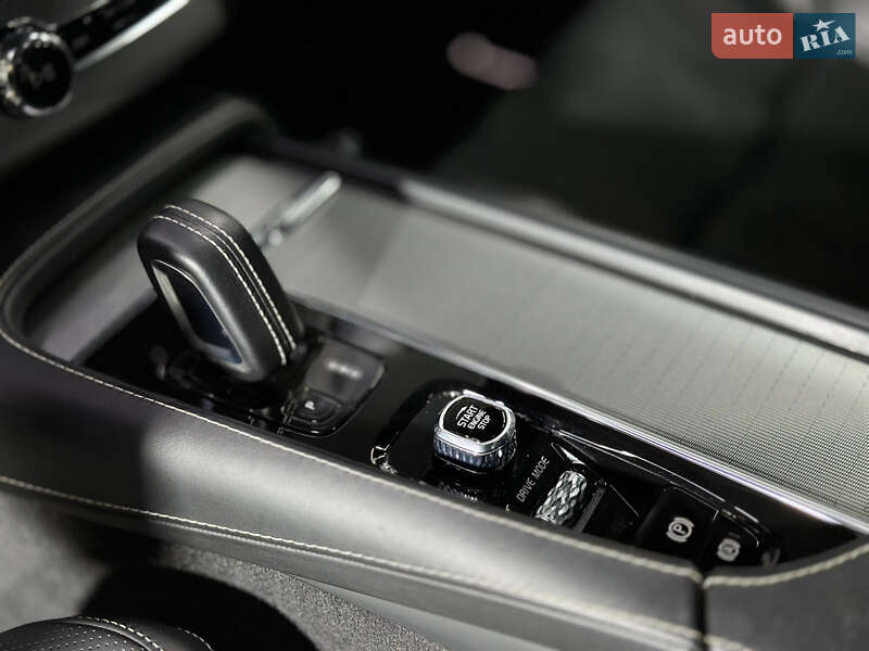 Внедорожник / Кроссовер Volvo XC90 2020 в Киеве фото 30 Внедорожник / Кроссовер Volvo XC90 2020 в Киеве