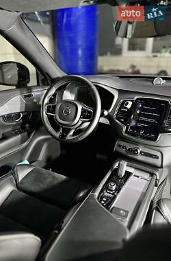 Позашляховик / Кросовер Volvo XC90 2020 в 