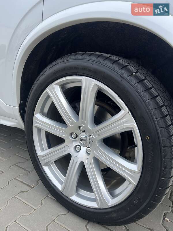 Внедорожник / Кроссовер Volvo XC90 2015 в Черновцах