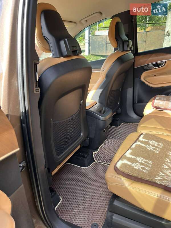Внедорожник / Кроссовер Volvo XC90 2015 в Тарутине
