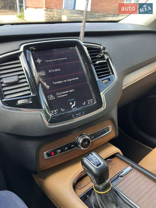 Внедорожник / Кроссовер Volvo XC90 2015 в Тарутине