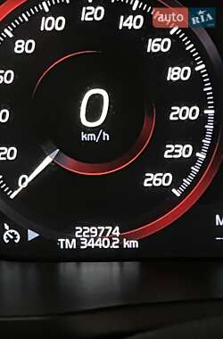 Внедорожник / Кроссовер Volvo XC90 2015 в 